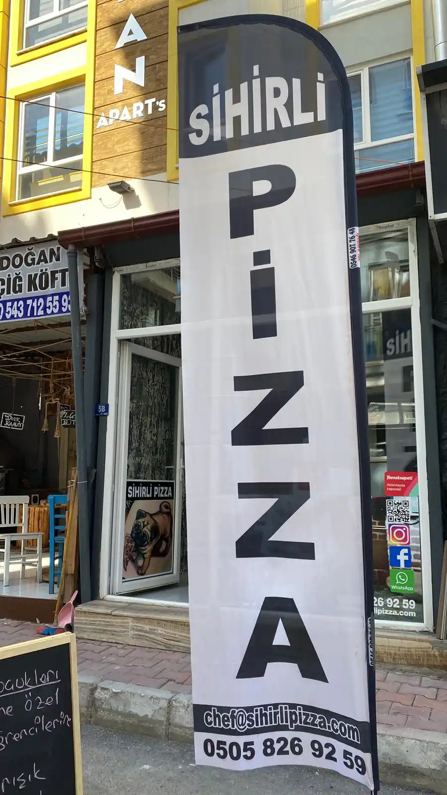 Pizzacı Yelken Bayrağı-1